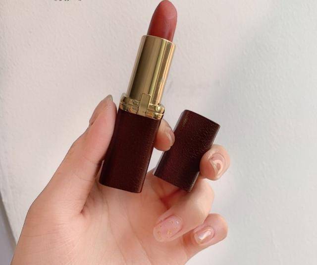 欧莱雅小棕皮口红