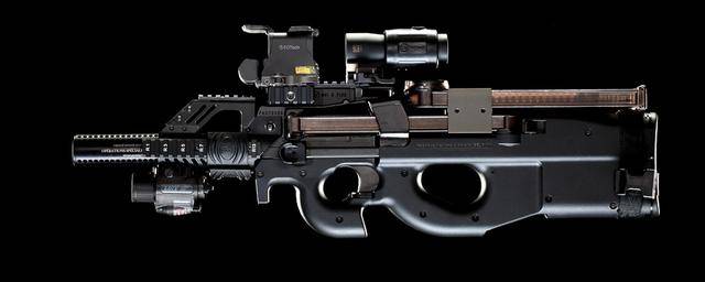 当年被称为最强冲锋枪的fnp90到底有多强百米之内无可匹敌