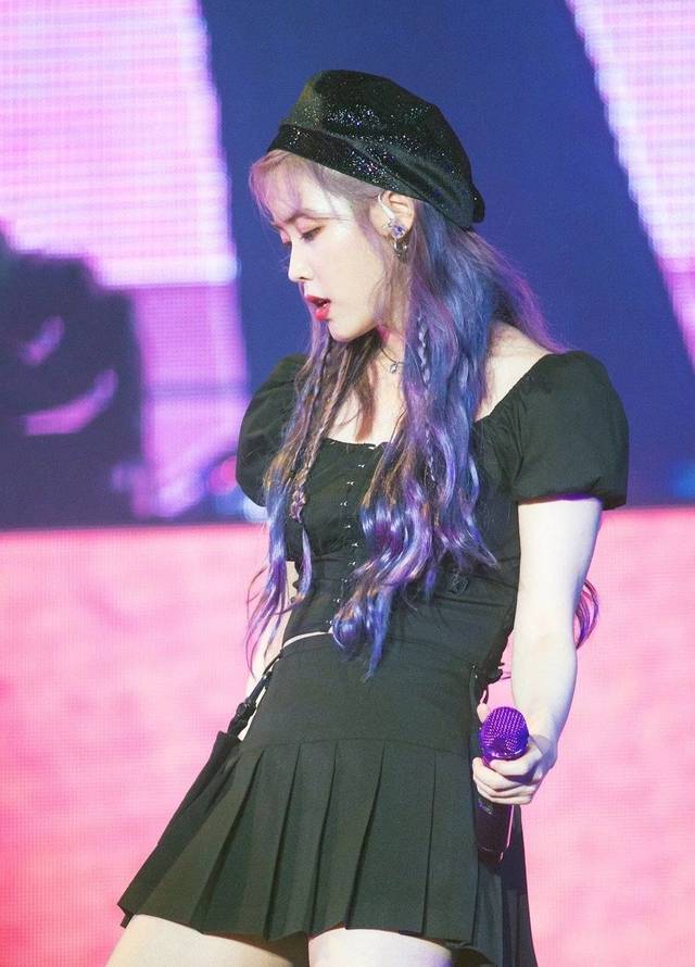 iu李知恩穿夹克走机场,缩脖 露脚踝,被冷到的样子真令人心疼_手机搜狐