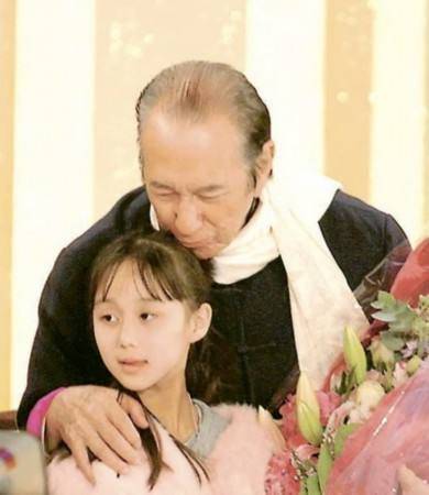 原创12岁拥有6亿资产2套豪宅,是何鸿燊最小的女儿,深受赌王万般宠爱