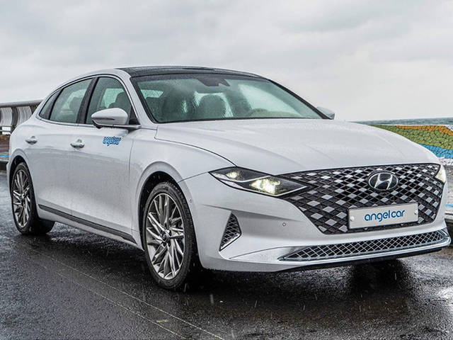 现代新款grandeur街拍 造型惊艳内饰酷似奔驰