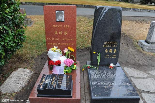 李咏的墓碑图片