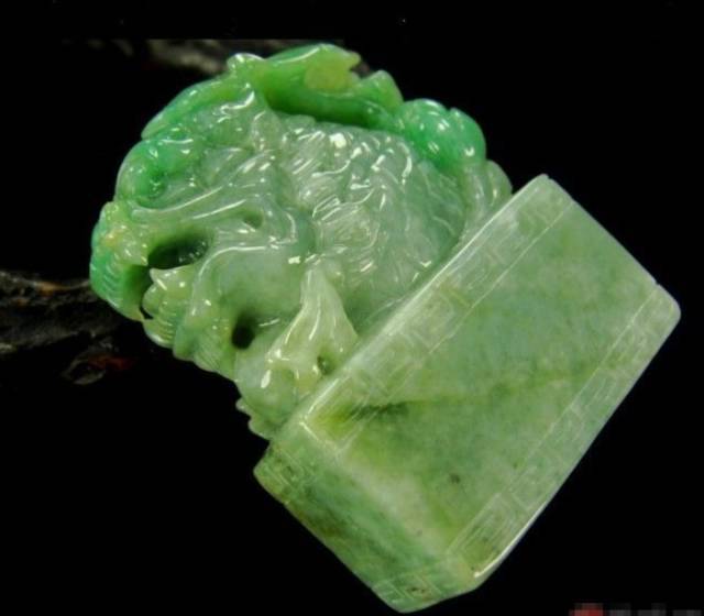 人気商品再入荷 翡翠 Jade, Chinese 双龍紐 皇帝印 Jadeite 美術品