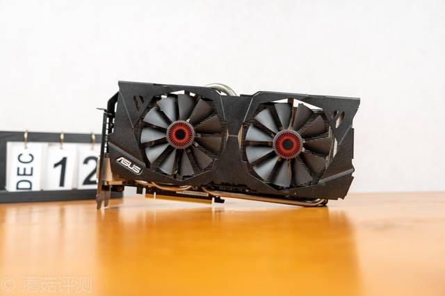 简单几步，就能让显卡恢复青春！华硕STRIX GTX 980 DC2OC显卡拆解清灰_