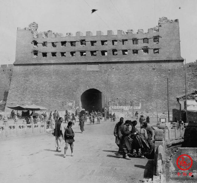 慈禧时代末期老照片:新婚夫妻害怕面对镜头