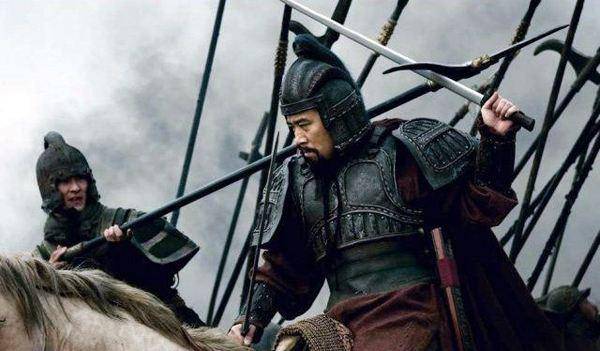 刘备兵器为什么是双股剑?是为了把他女性化吗?