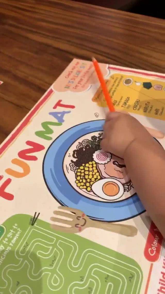 张柏芝与小Q陪弟弟玩耍,母子跟Marcus抢糖,老