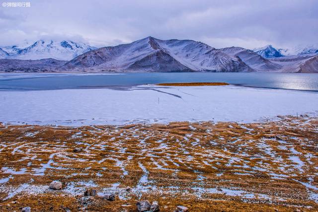 帕米尔高原有个"变色湖",湖水会变换不同色彩,成因众说纷纭!
