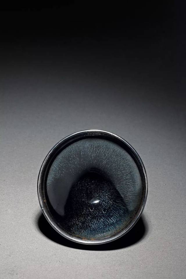 南宋   建窑银兔毫盏   高6.8cm   口径11.8cm