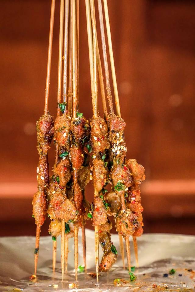 猪肉串,老武汉烤品中必不可少的一员大将.