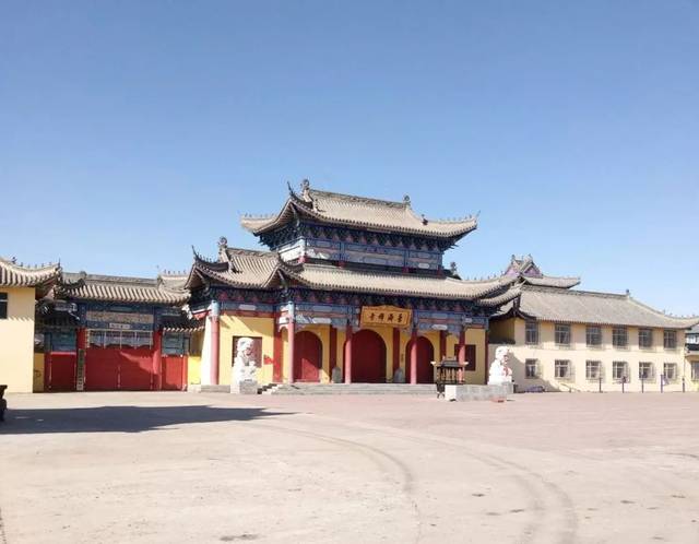 故事要从城外的几个猎人说起,他们常来肇东八里城打猎.