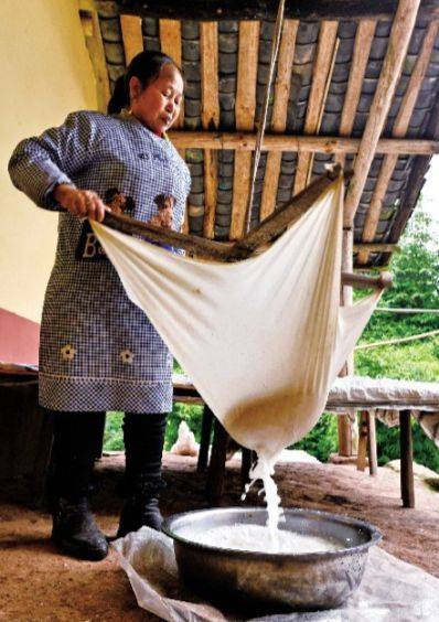 从葛根到葛根粉土法制作经济效益高丰都农户收入增加5倍以上