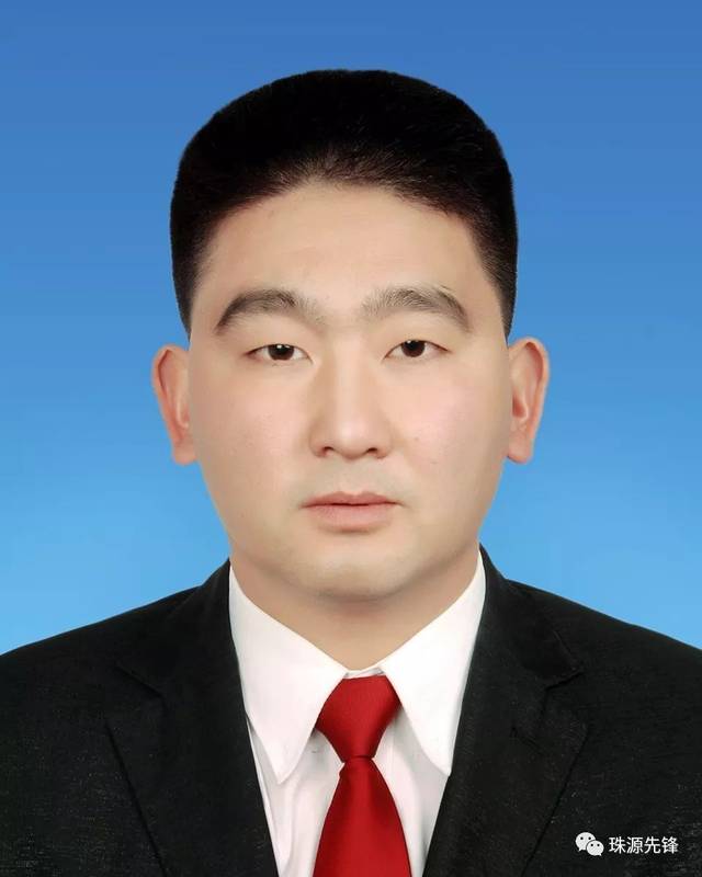 现任罗平县政府办公室党组成员,副主任.