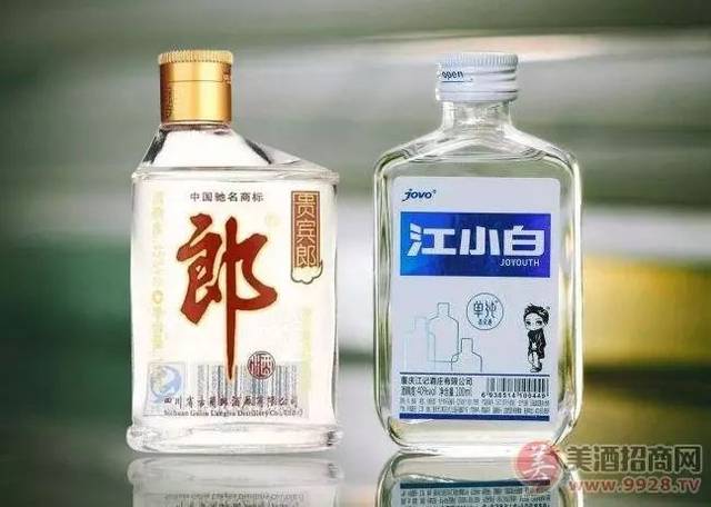 酱香小酒横空出世!与江小白、小郎酒演绎“小酒三国”!_手机搜狐网