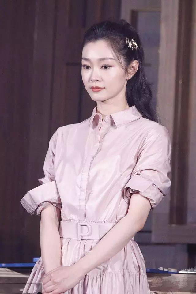 当168宋轶同框166李沁,二人身高差点燃全场,谁在说谎一目了然!