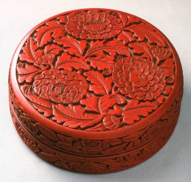 堆漆大香盒(大明永乐年)