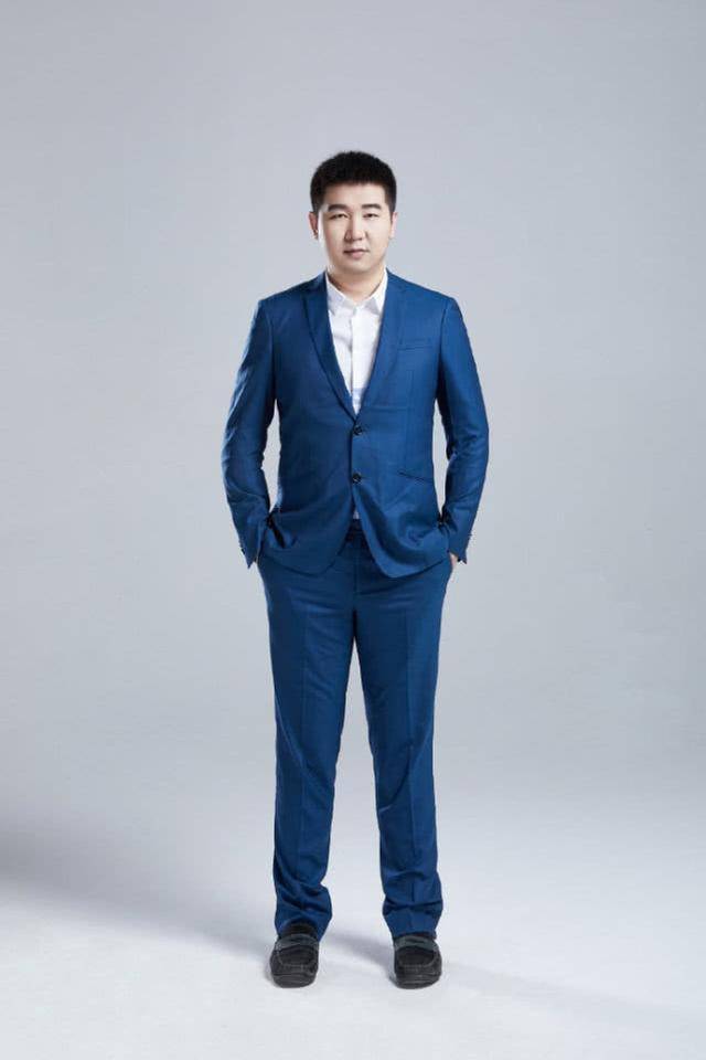 dgc 可以看出来,rw侠此次的阵容基本上和秋季赛一样,dgc作为主教练