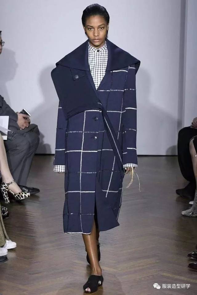 坦领款式一完成图: 坦领款式二完成图: 款 式 三 坦领款式三(有飘带)