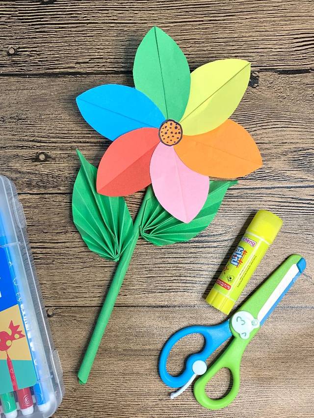 教你折一朵彩虹色的花,手残党也能惊艳的小手工