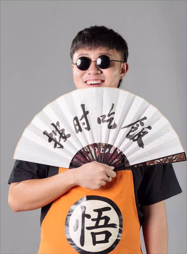 专访贫穷料理 | 3次转型,增粉2000万,"美食教学"的跨界突围