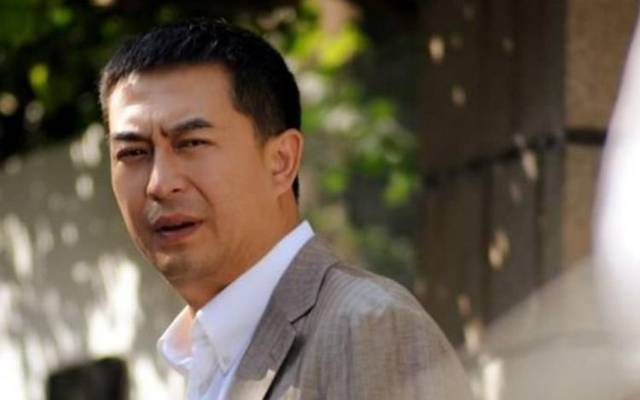 48岁王海燕近照曝光原来张嘉译每天面对如此的女人