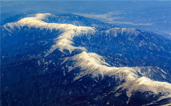 航拍"中华龙脊":秦岭为何被尊为"华夏文明的龙脉"?_手机搜狐网