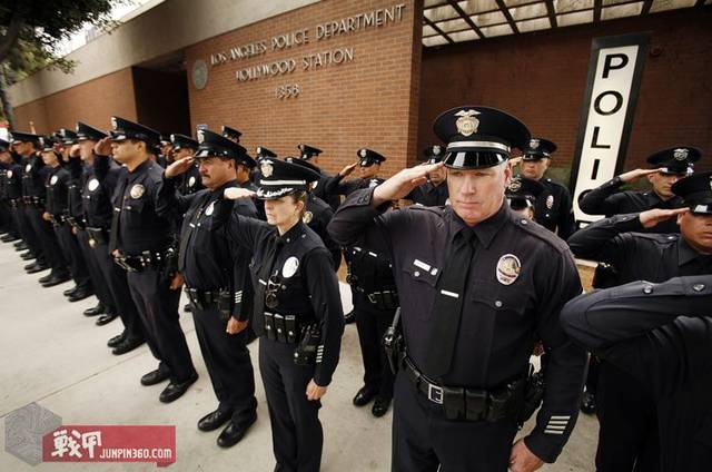 洛杉磯市警察局是西海岸最知名的警察單位,是swat的發源地