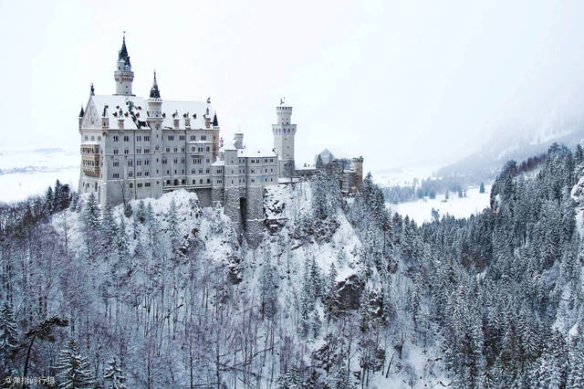 原创世界上最美城堡,堪称欧洲古典建筑典范,冬季雪景更美如童话仙境