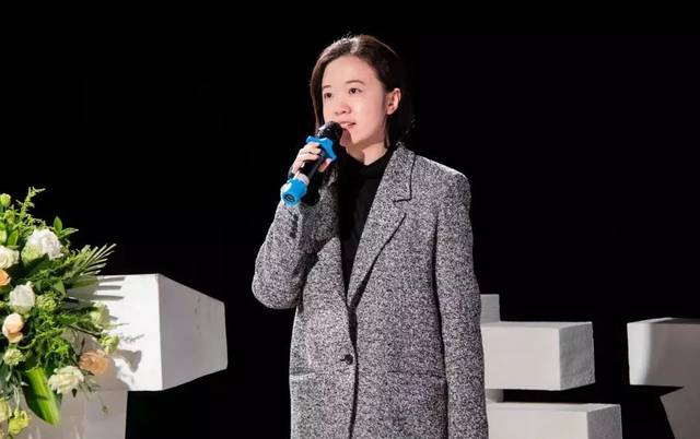 陈蔚导演个人作品展策展人代表张端端发言