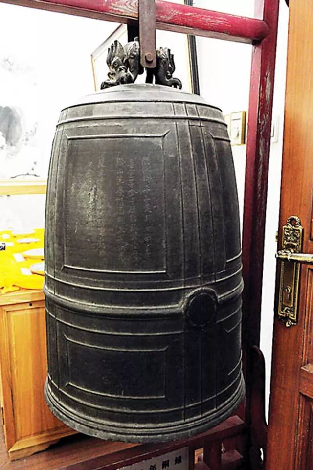 龙华寺内的"北宋开元铜钟"