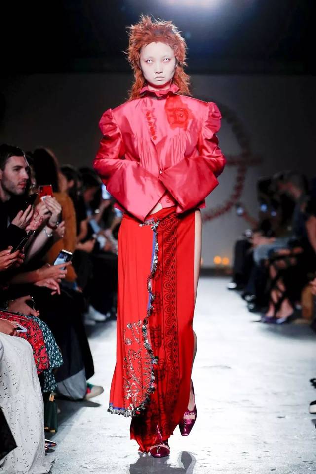 宗教风服装设计!(宗教文化与时尚服饰擦出的火花)