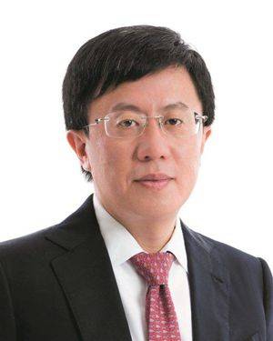 2017年1月,崔薪瞳与中国信贷以及弘达金融组成长青(香