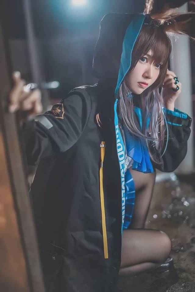 cosplay:《明日方舟》阿米娅@鳗鱼霏儿