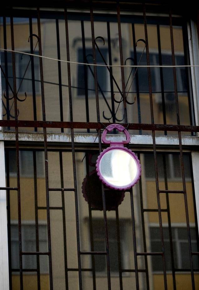 1, 大门不能对镜子