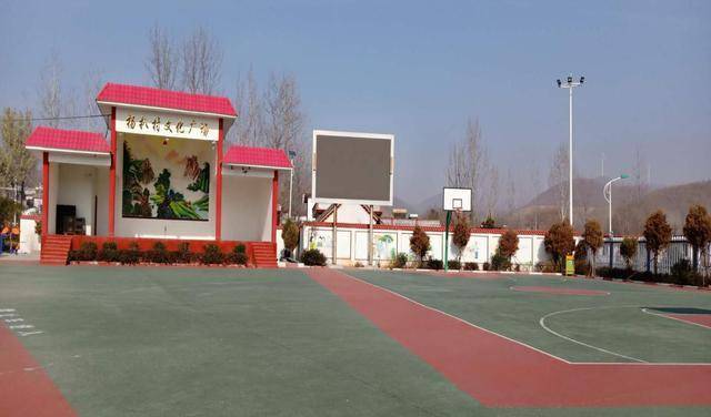 南召县留山镇:美丽杨扒景如画 扶贫带来大变化