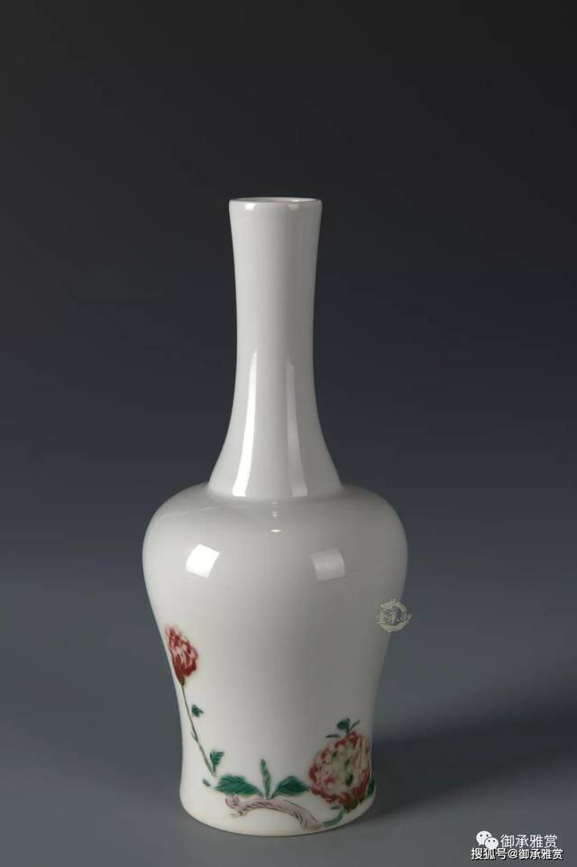 中国大清雍正年製 梅兰竹菊天球瓶