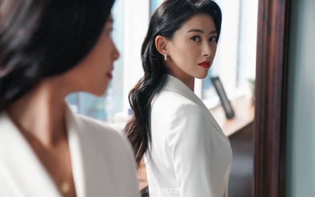 《精英律师》选错女主蓝盈莹?开播才5天,观众