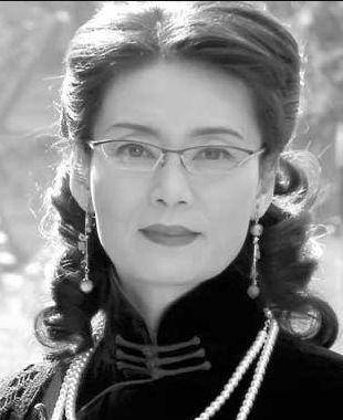 她22岁是著名影后,32岁离婚膝下无儿女,今64岁选择出家!