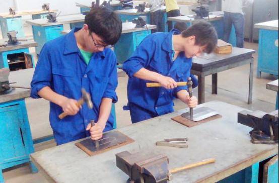 錾削的基本知识与加工方法!