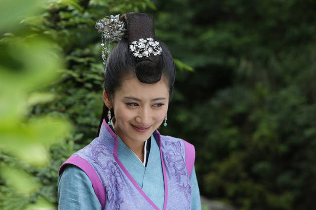 《新白发魔女传》的小师妹,曾演"长孙皇后",她的古装倾国倾城