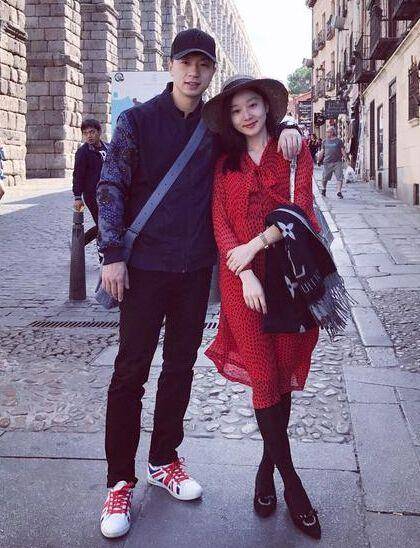 马龙老婆怎么样颜值能打身材不输女明星这真心让人羡慕啊