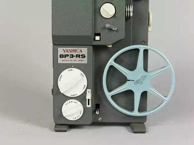 Yahoo!オークション - YASHICA ヤシカ 8mm映写機 ⁄ YASHICA 8P ⁄ 通電