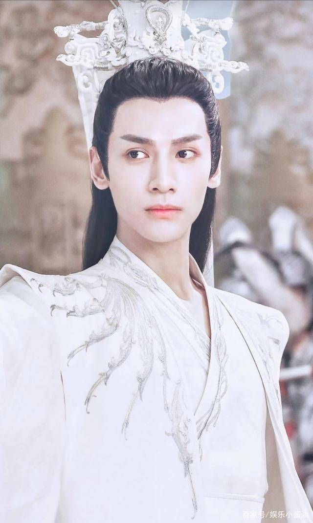 《香蜜》润玉罗云熙美图分享,当了天帝却孤独地高坐于九重天上