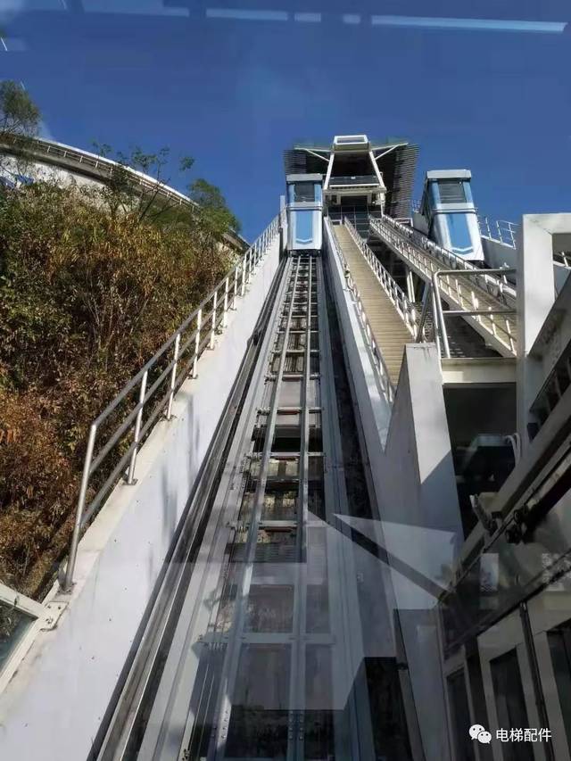 电梯人在澳门看他们的斜行电梯