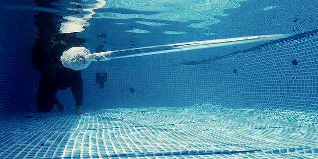 射程超400米,子弹在水中发射,竟行进不到1米?