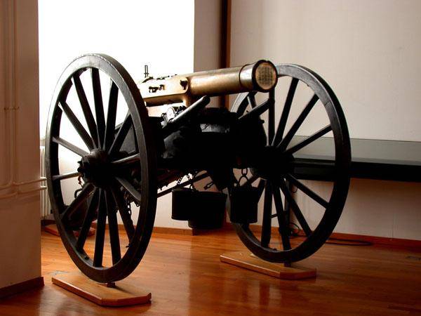 曾经把国家级博物馆都给欺骗了的蒙蒂尼机枪居然被标注成大炮