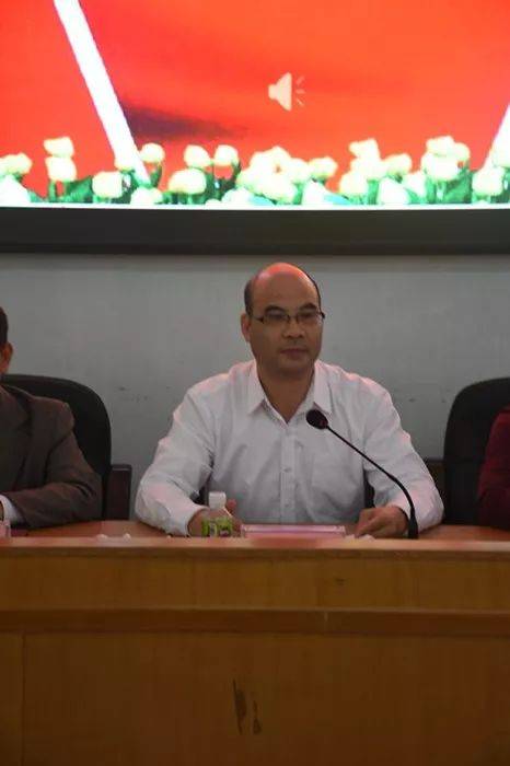 恩平一中召开十二届教代会选举产生新一届工会领导班子