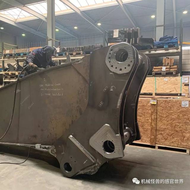 再造51米长臂,巧手还原拆楼巨人——kmc1200