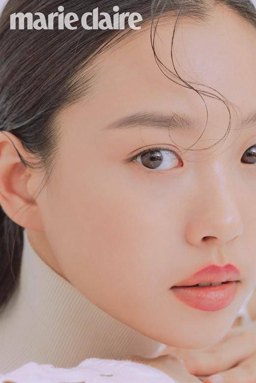 韩国女艺人高敏诗最新杂志写真曝光