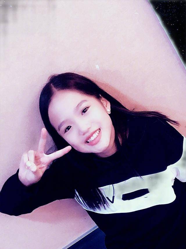 钟丽缇晒两个女儿时装秀slay全场,姐妹俩又美又酷,好有超模范儿